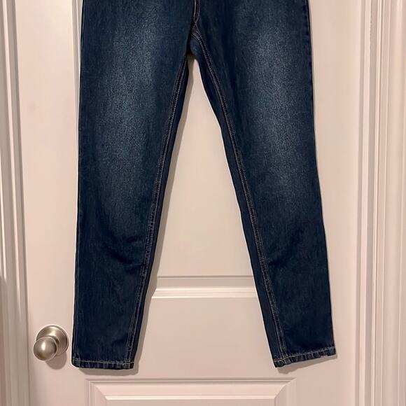 Missguided Riot High Rise Mom Jeans - Picture 3 of 10